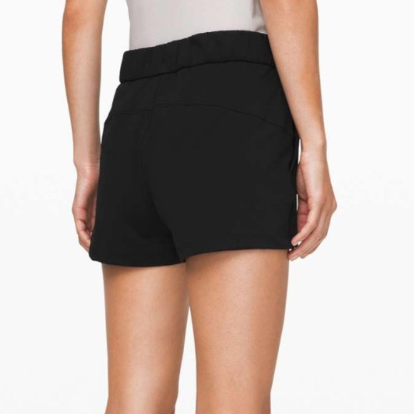 Lululemon On the Fly Short *2.5" Black 2 - Picture 5 of 16